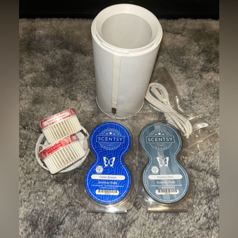 Scentsy Go Solid White Portable Diffuser With Pods